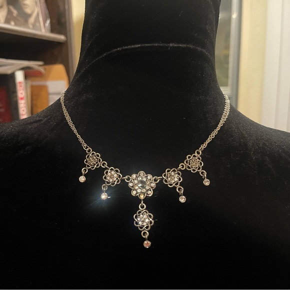 Sparkling Roses of Rhinestones & w/Articulating Stones
Necklace, 15” + 4” - Picture 1 of 8